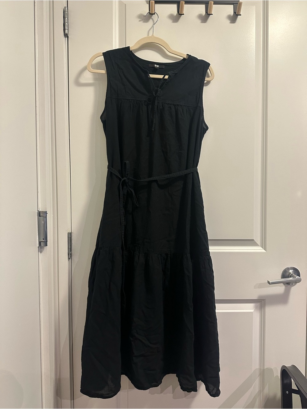 Uniqlo Black Sleeveless Tiered Maxi Dress with Waist Tie